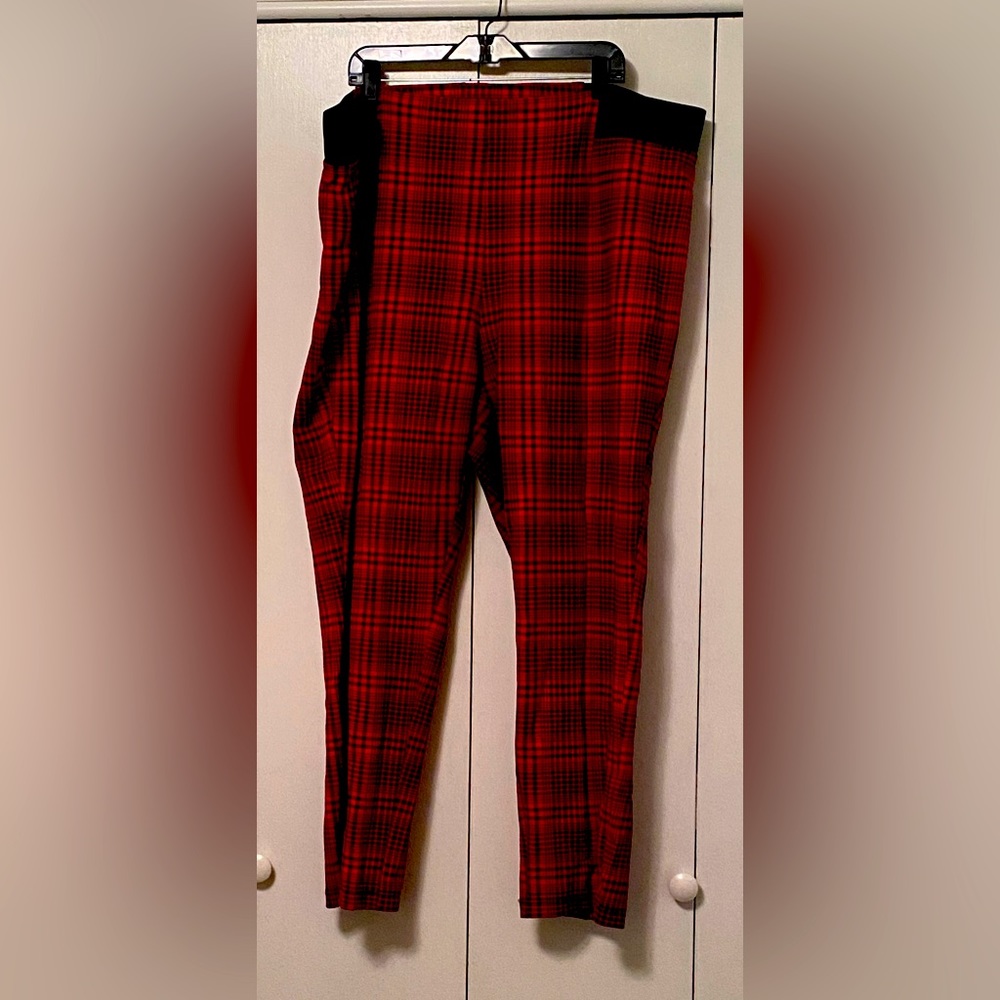 Terra & Sky red & black plaid pants with elastic waistband. Size 3X (24W-26W)